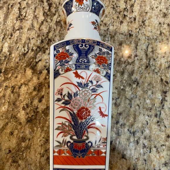 Imari vase - Picture 3 of 4